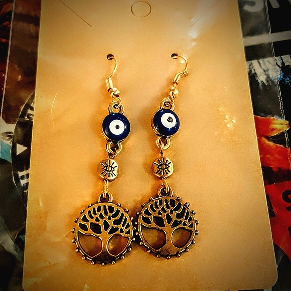 Gold Earrings - Picture 1 of 2